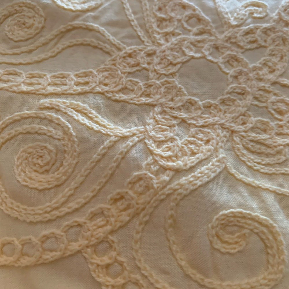 CHICOS SCALLOPED TOP - Picture 8 of 8
